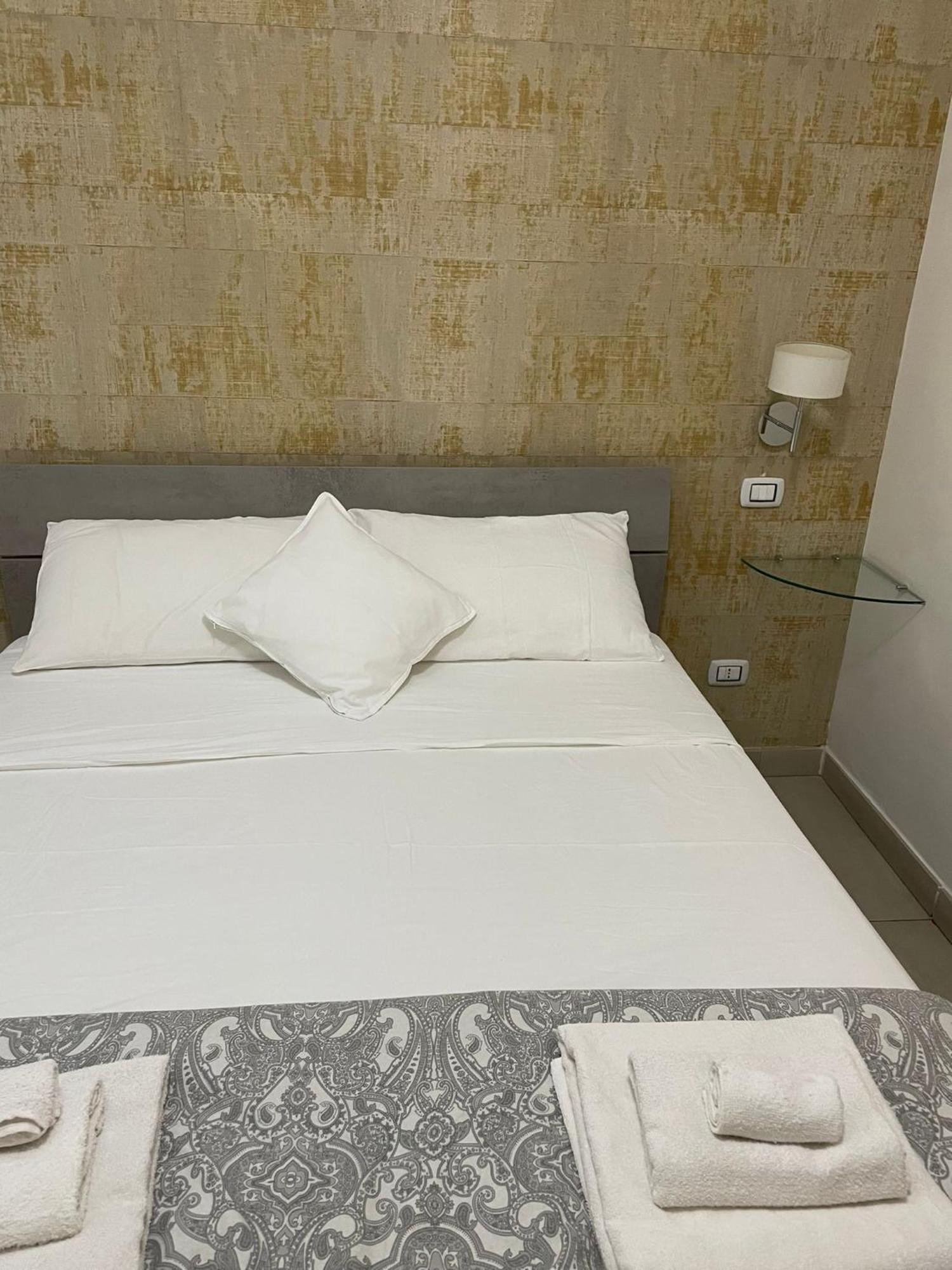 Terrazza Aragon Room And Spa Νάπολη Εξωτερικό φωτογραφία